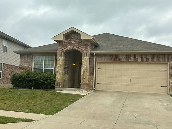 3rd image of 1409 Yosemite Dr