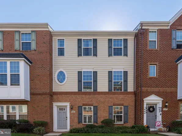 530 Raymond Dr, West Chester, PA 19380