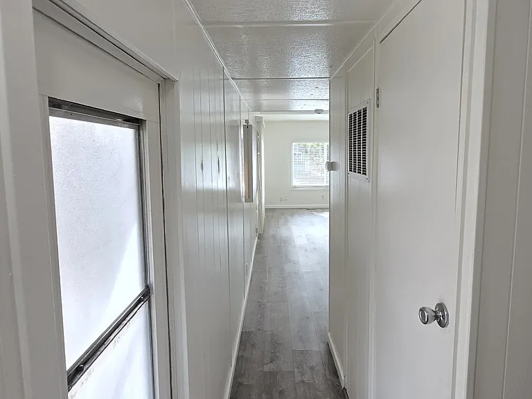 Hallway/Side Entrance