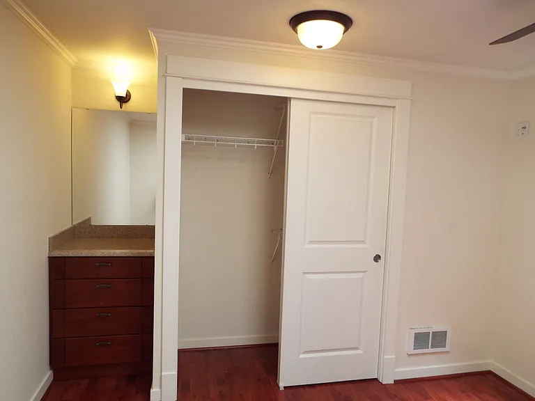 Howard Park Apartments — Photo 12