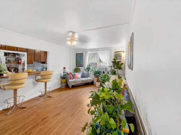 2630 Kingsbridge Terrace image 7 of 20