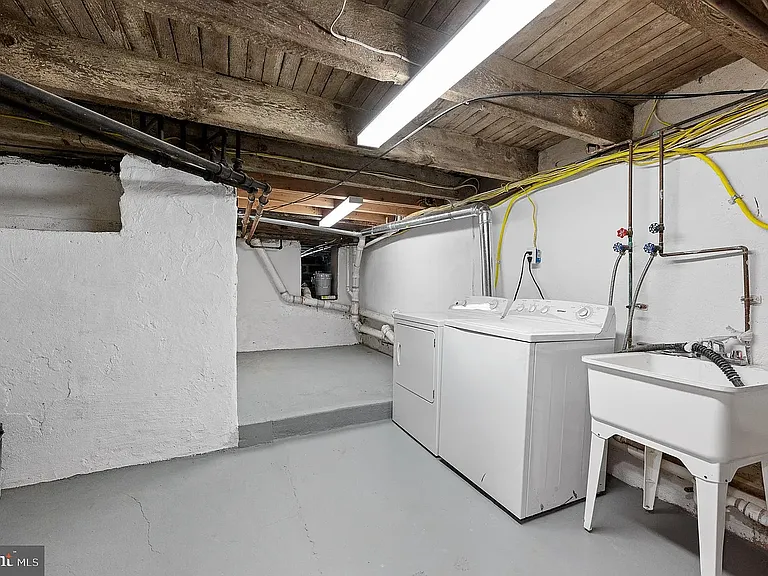 4578 Mitchell St — Photo 19