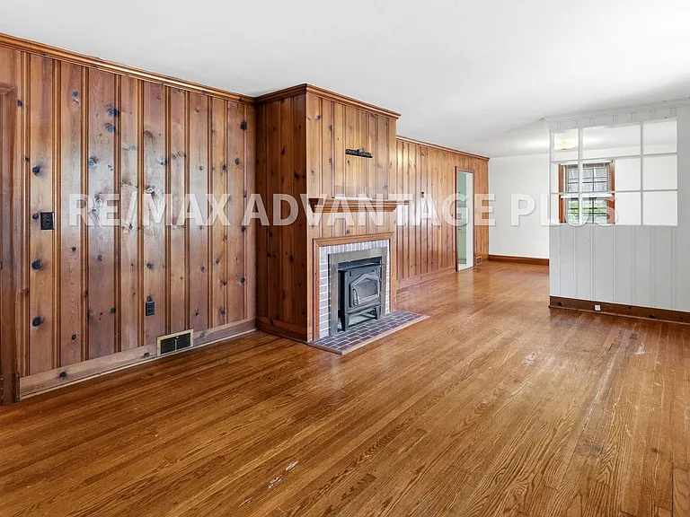 1004 Fourth Avenue Ext — Photo 5