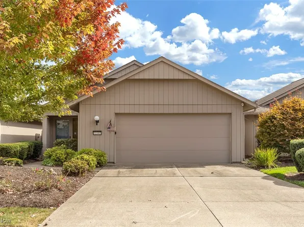 12385 Corinth Ct, Strongsville, OH 44149