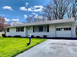 90 Bear Path Rd, Hamden, CT 06514