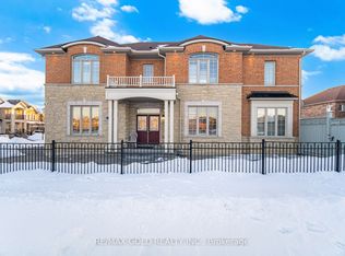 26 Drummondville Dr, Brampton, ON L6P 3M9