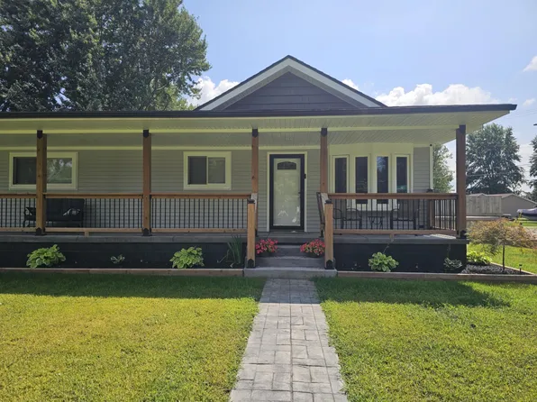 36761 Willow Rd, New Boston, MI 48164