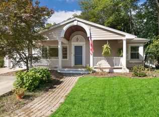 816 Sunset Rd, Wheaton, IL 60189