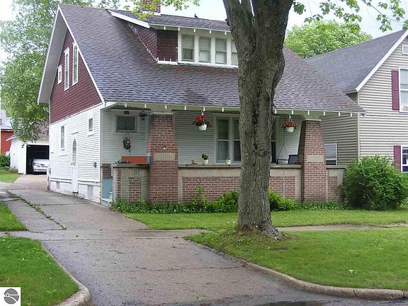 2nd image of 619 Lincoln St