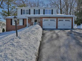 602 Gladiola Dr #L-13, Clarks Summit, PA 18411