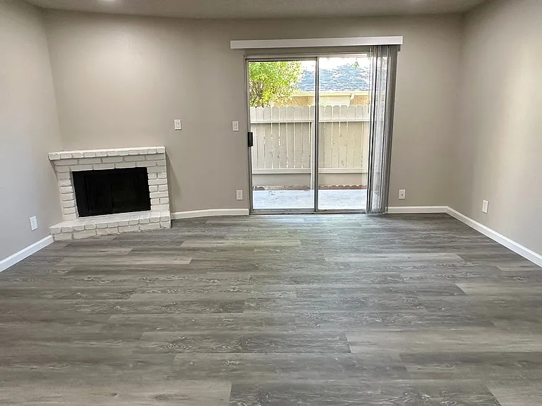Merit Manor Apartments — Photo 8