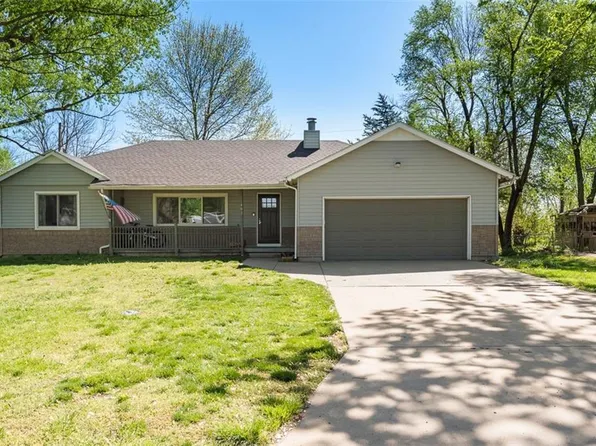 403 Maple Ter, Wellsville, KS 66092