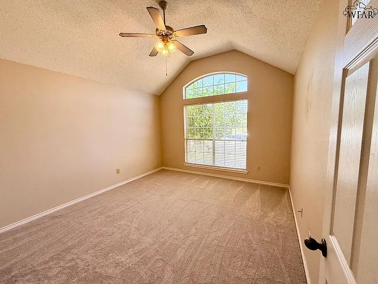 6025 Oakmont Dr — Photo 6