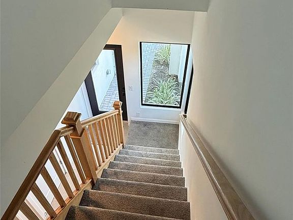3rd image of 2526 Pierce St #5