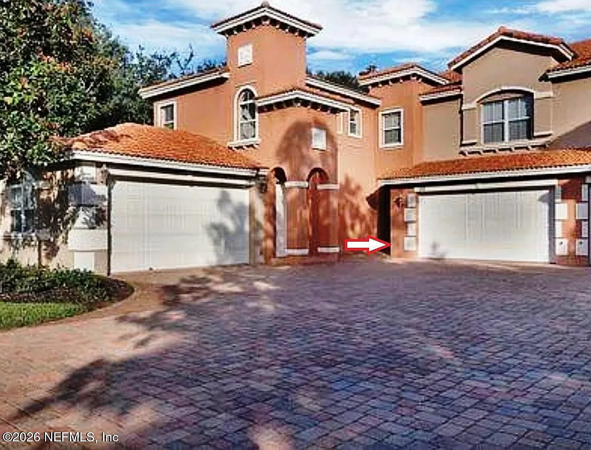 3 bed, 2.0 bath, 1991 sqft, $3,400 — Photo 1