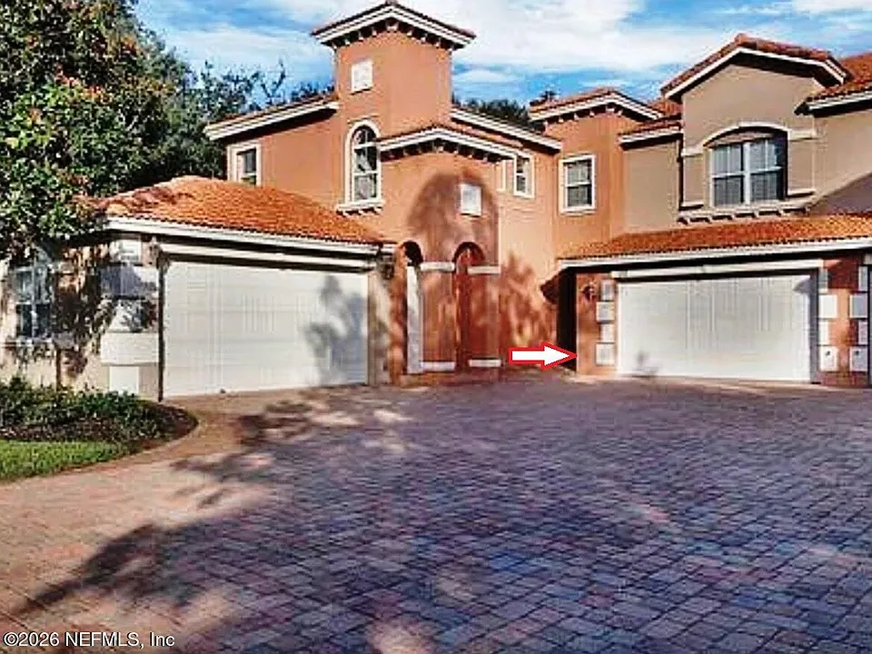 132 Hidden Palms Ln #101