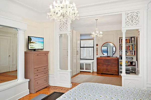 Sold by Corcoran | media 28