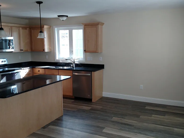 75 Beech St #2 — Photo 3