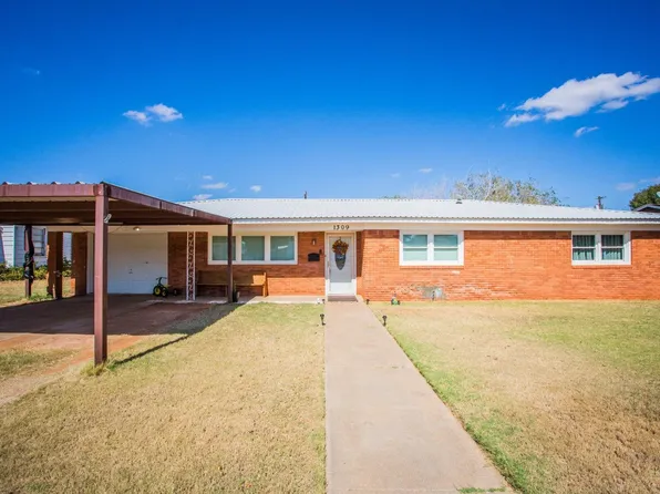 1309 E Lons St, Brownfield, TX 79316