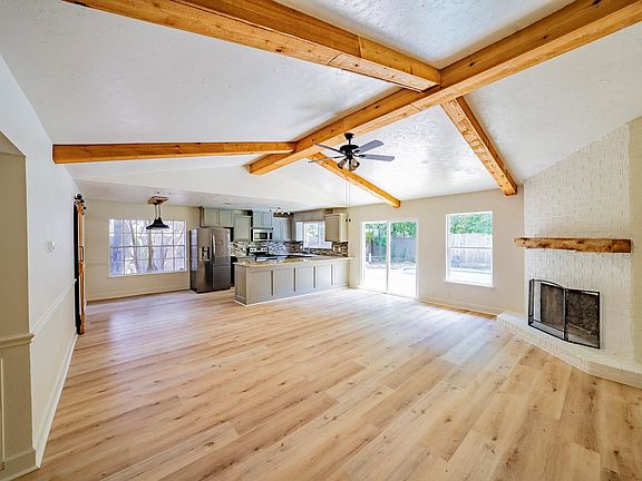 5th image of 2338 Cades Cove Dr
