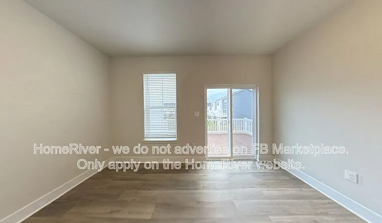 1217 Loch Ness Ln — Photo 8