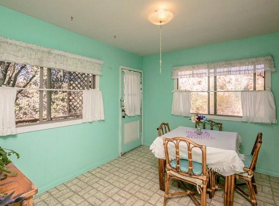 5th image of 920 Evelyn Dr