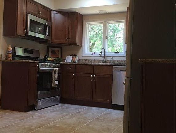 5th image of 18500 Bishop Ln