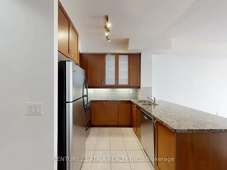 57 Upper Duke Cres #311D — Photo 21