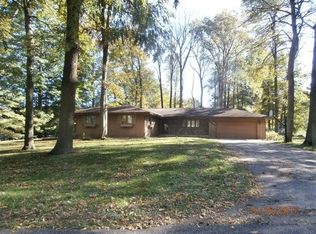 11066 Forest Dr, Plymouth, IN 46563