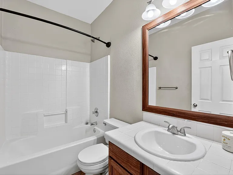 5625 Signal Point — Photo 25