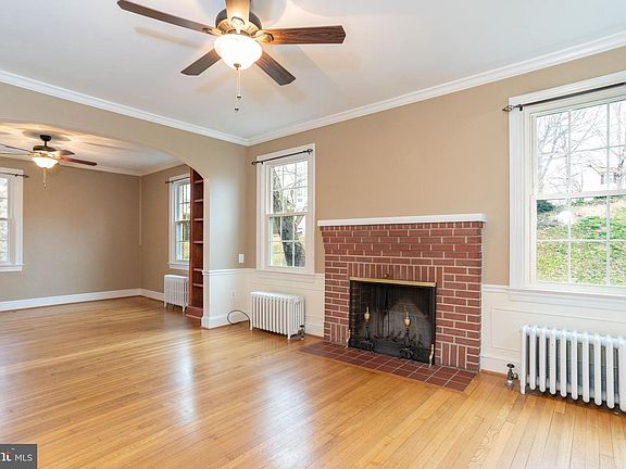 4th image of 5815 Queens Gate Ct