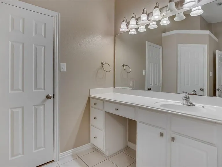 4513 Rock Creek Ln — Photo 18