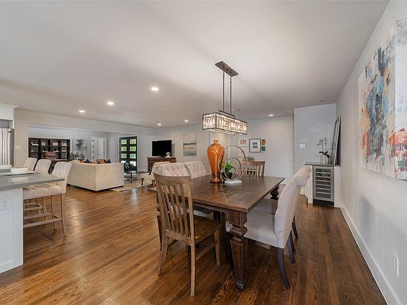 3rd image of 10150 Cromwell Dr