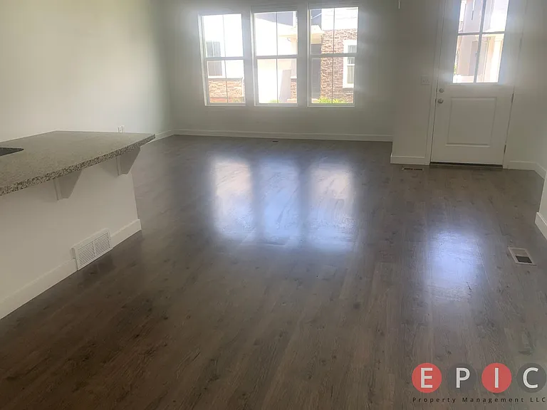 4430 W 2550 N — Photo 2