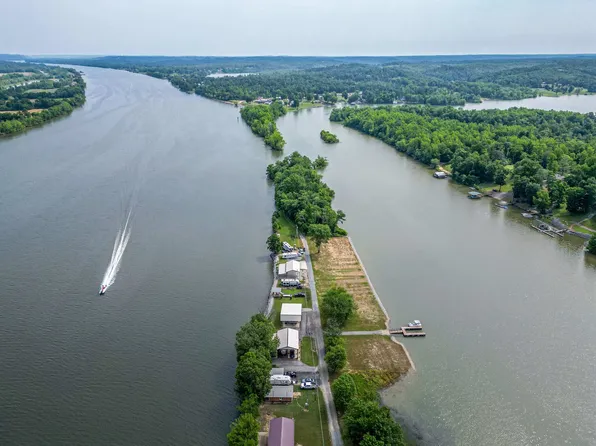 497 Cooter Ln, Linden, TN 37096