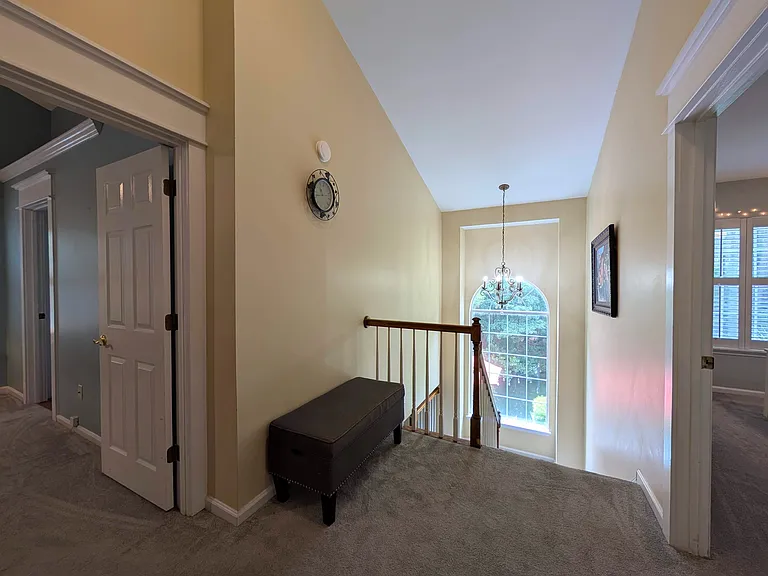 1920 Oak Tree Ln — Photo 20