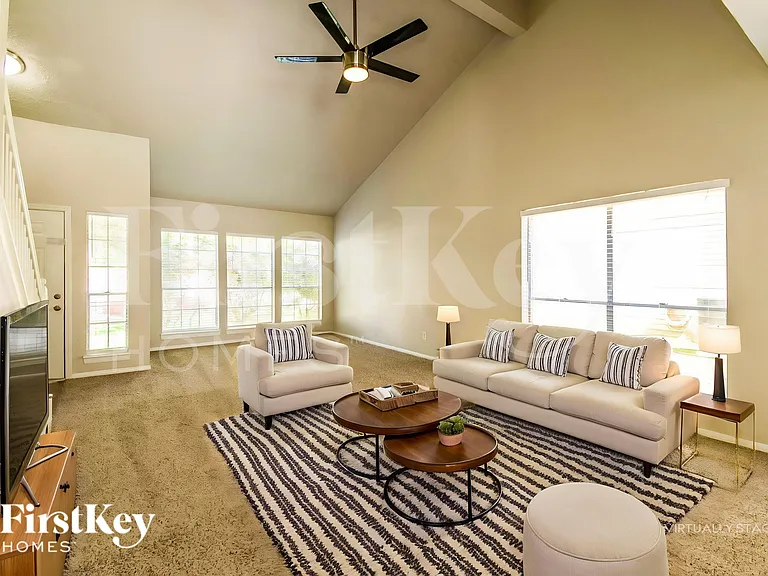 1219 Catskill Dr — Photo 6