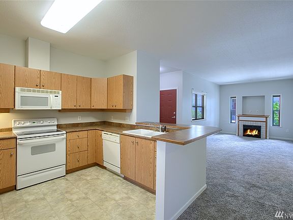 5th image of 4217 164th St SW #A-208