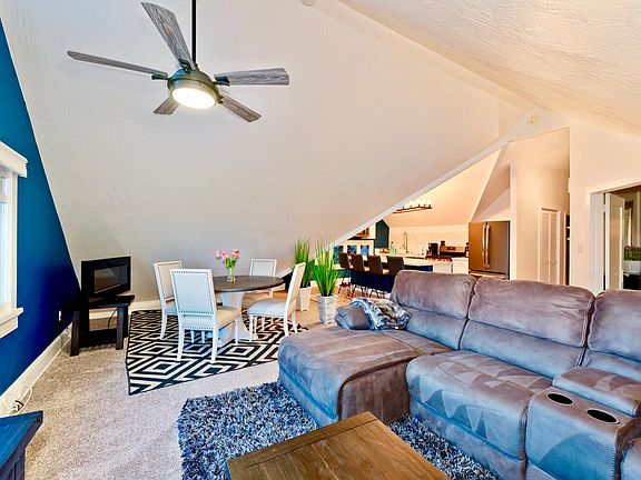 3rd image of 2333 Albatross St #101