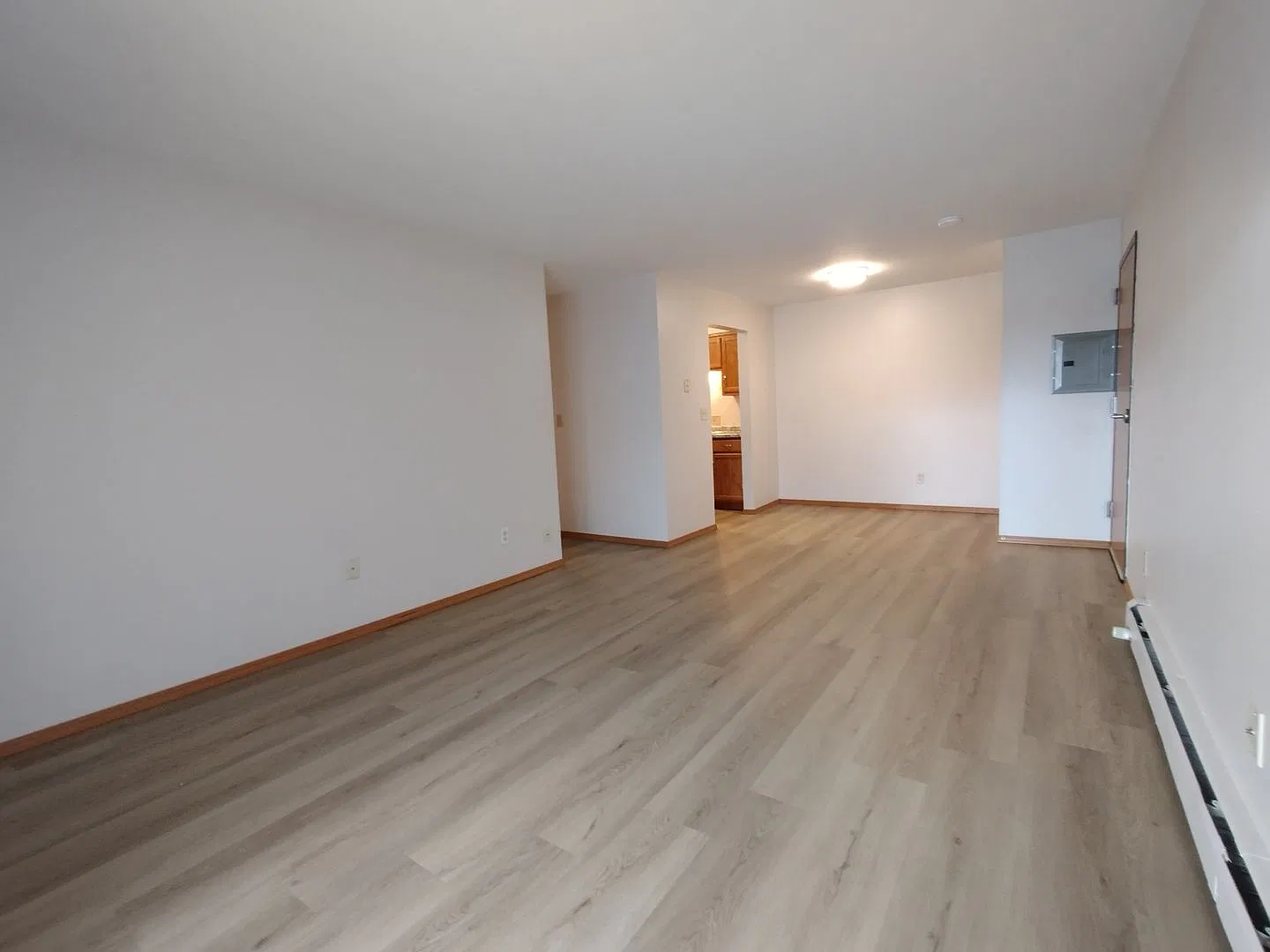 992 Third Street — Photo 3