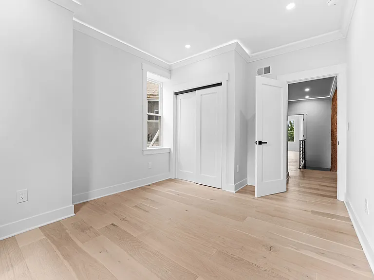 612 S 51st St — Photo 24