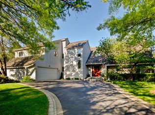 745 Falls Cir, Lake Forest, IL 60045