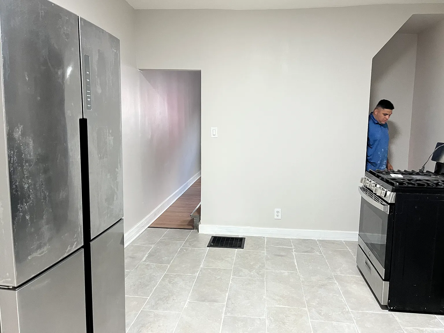 2 bed, 792 sqft, $1,300 — Photo 2