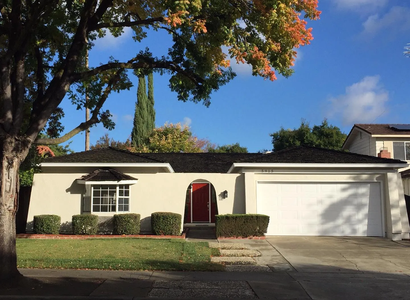 5915 Amapola Dr photo 1