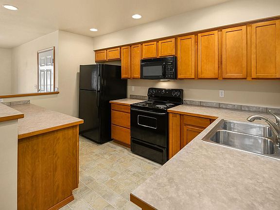 5th image of 7206 NE 182nd St APT 102
