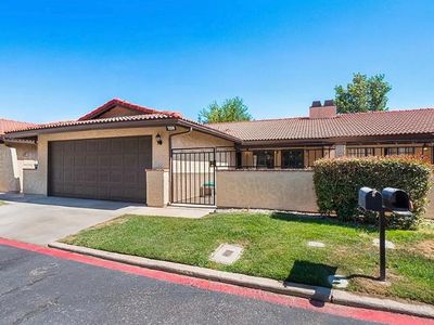 1156 E Avenue J12, Lancaster, CA, 93535