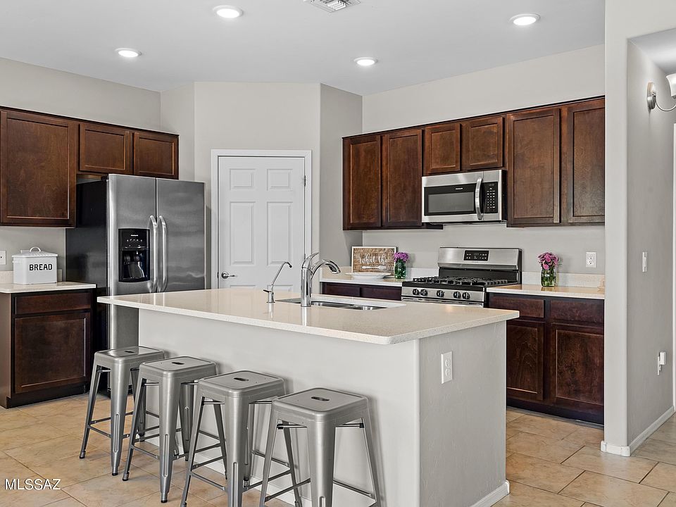 1st image of 128 E Calle Trona