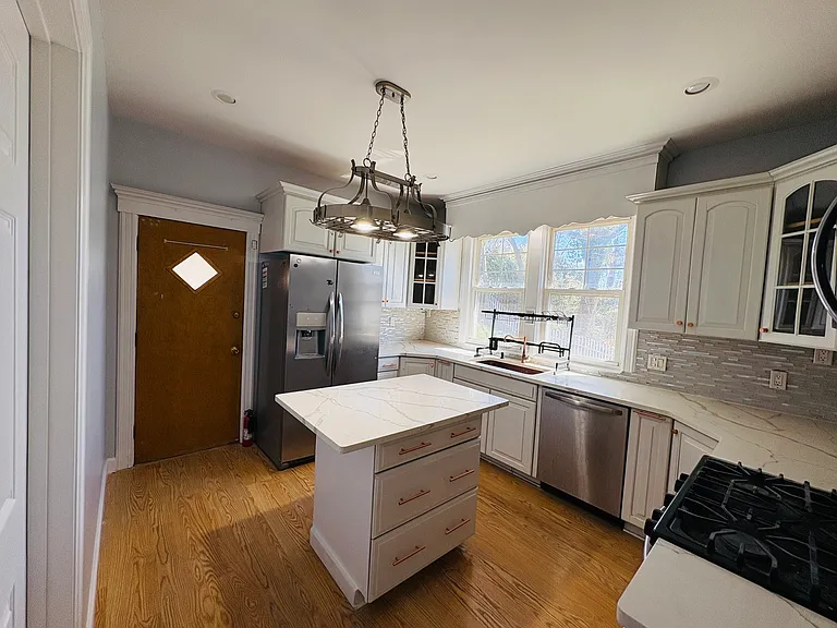 301 Westervelt Ave #1 — Photo 7