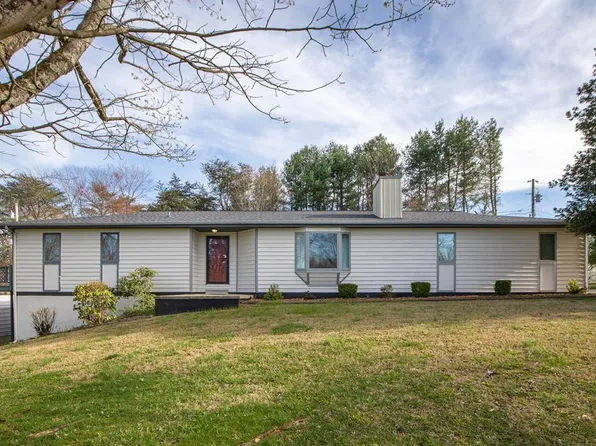 575 Tennessee Dr, Livingston, TN 38570