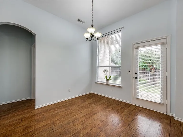 1617 Redwood Dr — Photo 12